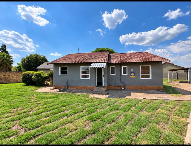 3 BEDROOM HOUSE FOR SALE IN TASBET PARK EXT 2